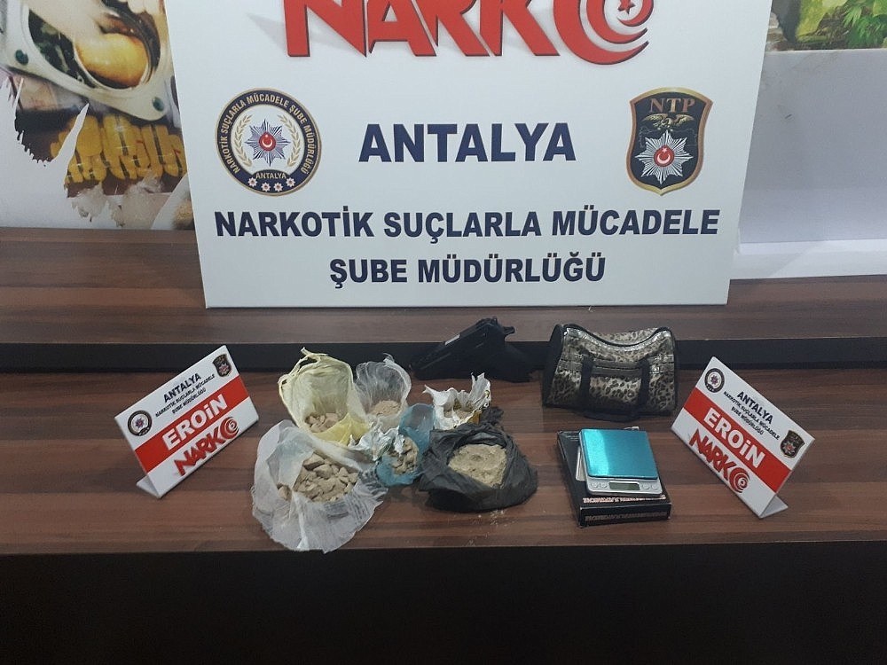 Antalya'da uyuşturucu operasyonu: 3 tutuklama!