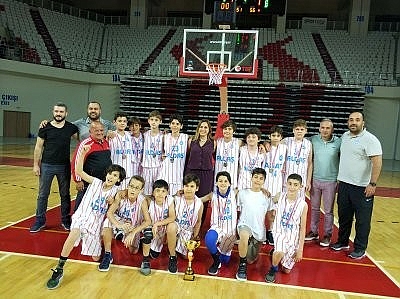 ASAT, basketbolda kupaları topladı