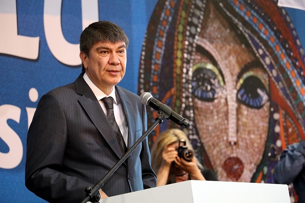 ASMEK Yıl sonu Sergisi Cam Piramit'te açıldı