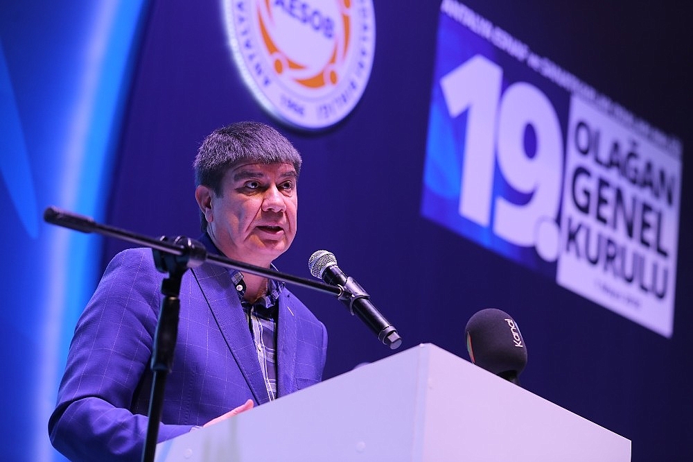 Başkan Türel: "Esnafımızla Türkiye'ye örnek olan çalışmalar yapıyoruz"