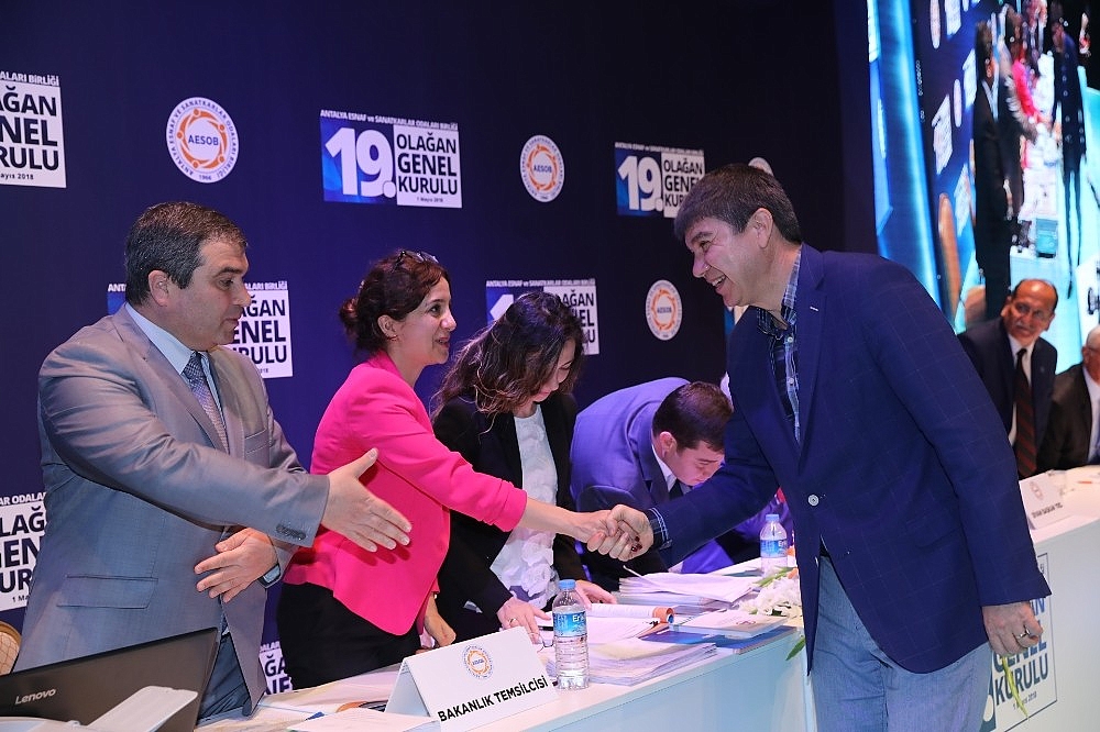 Başkan Türel: "Esnafımızla Türkiye'ye örnek olan çalışmalar yapıyoruz"