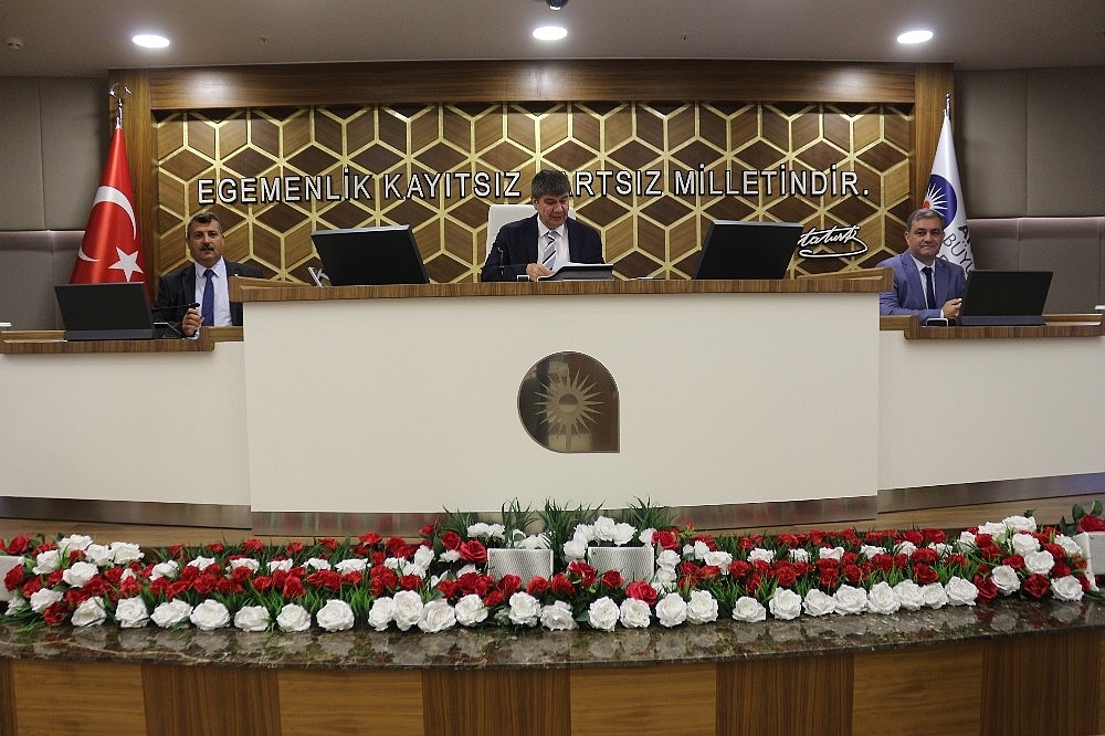 Büyükşehir faiz ve personel giderlerini azalttı