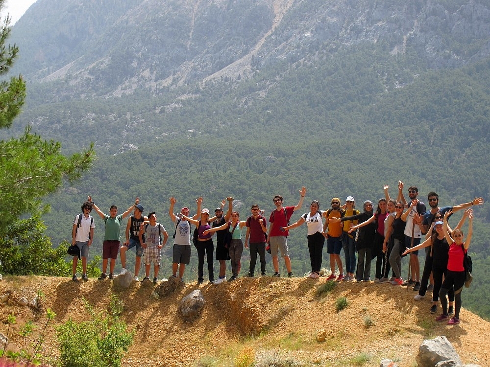 Doğaseverler Acısu'ya yürüdü