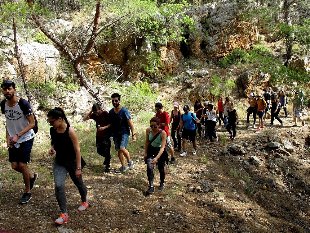 Doğaseverler Acısu'ya yürüdü