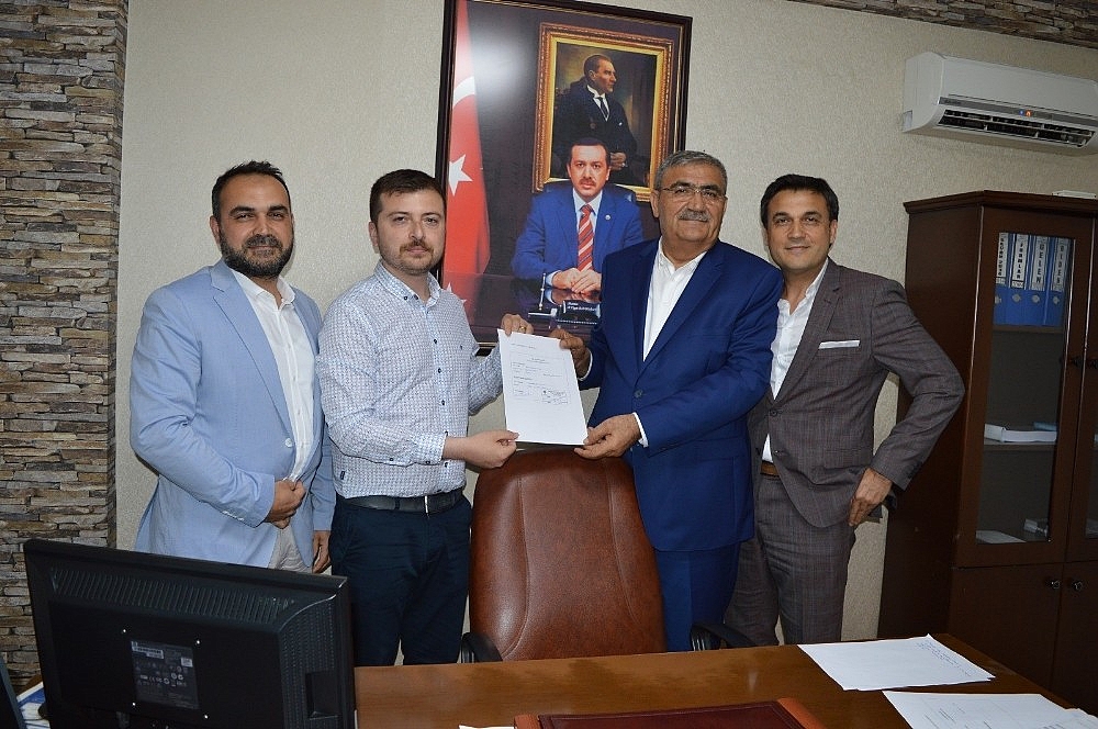 İsa Akdemir AK Parti'den aday adayı oldu