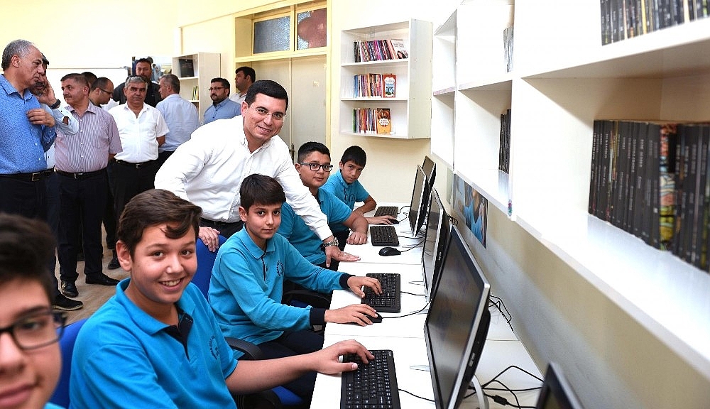 Kepez'de 50 okula bilişim sınıfı