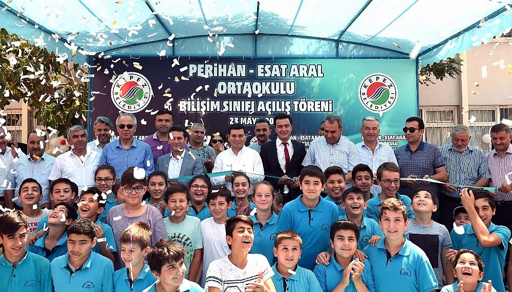 Kepez'de 50 okula bilişim sınıfı