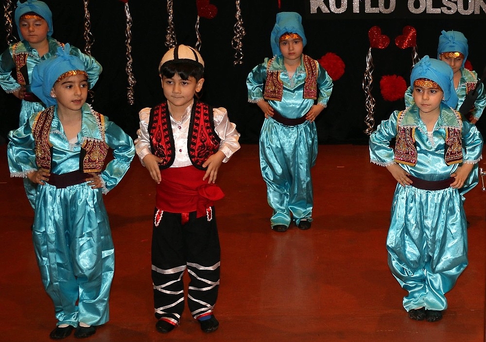 Kreş öğrencilerinden muhteşem gösteri