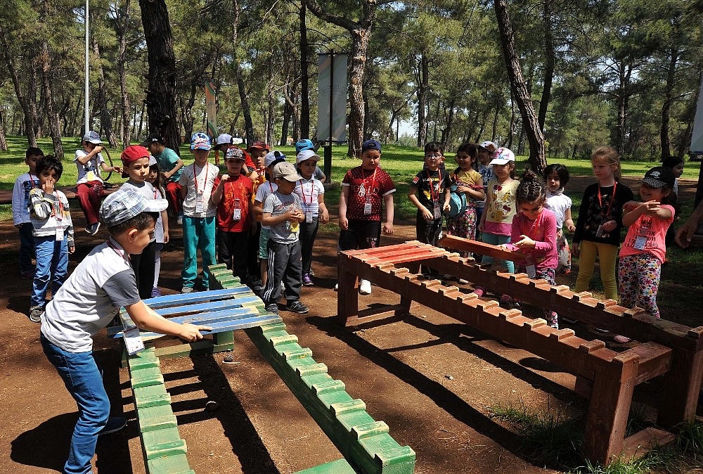 Macera Ormanı çocukları eğlendiriyor