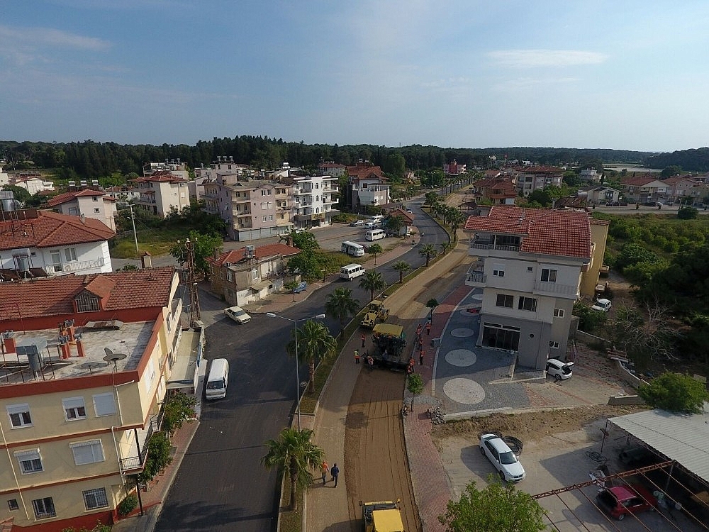 Manavgat Sorgun Bulvarı'nın asfaltı yenileniyor