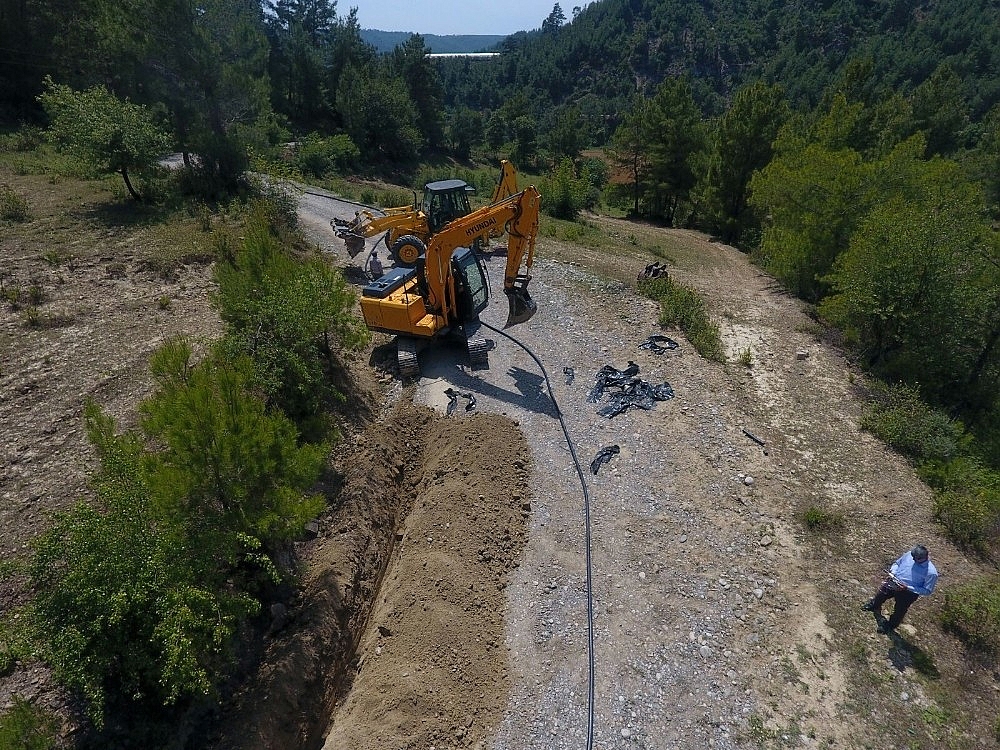 Manavgat'ta içme suyu hatları yenileniyor