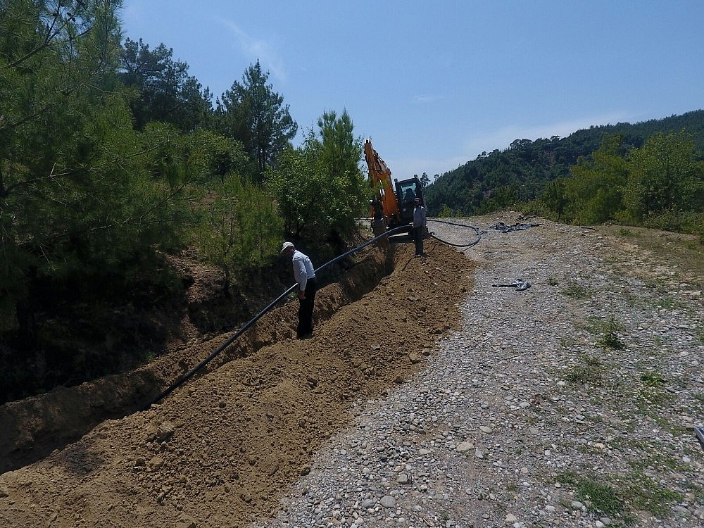 Manavgat'ta içme suyu hatları yenileniyor