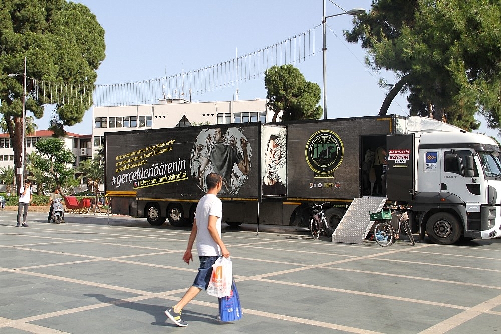 Narkotik Eğitim Tırı Alanya'da