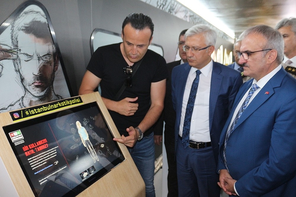 'Narkotik Eğitim Tırı' Antalya'da