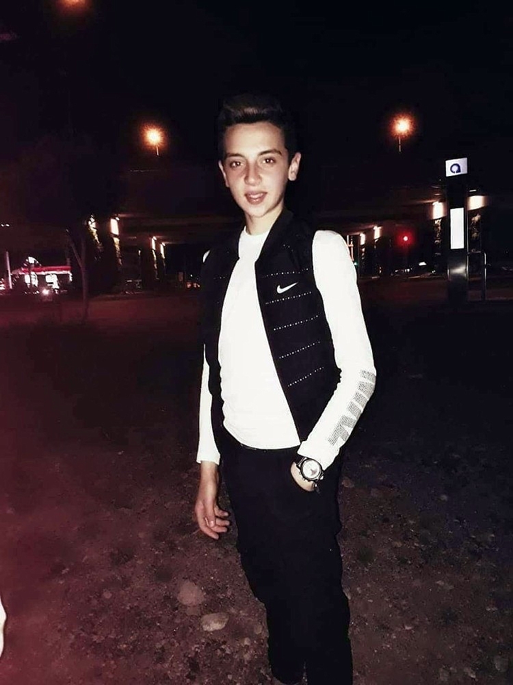 Oğluna çarpan sürücüden özür bekliyor