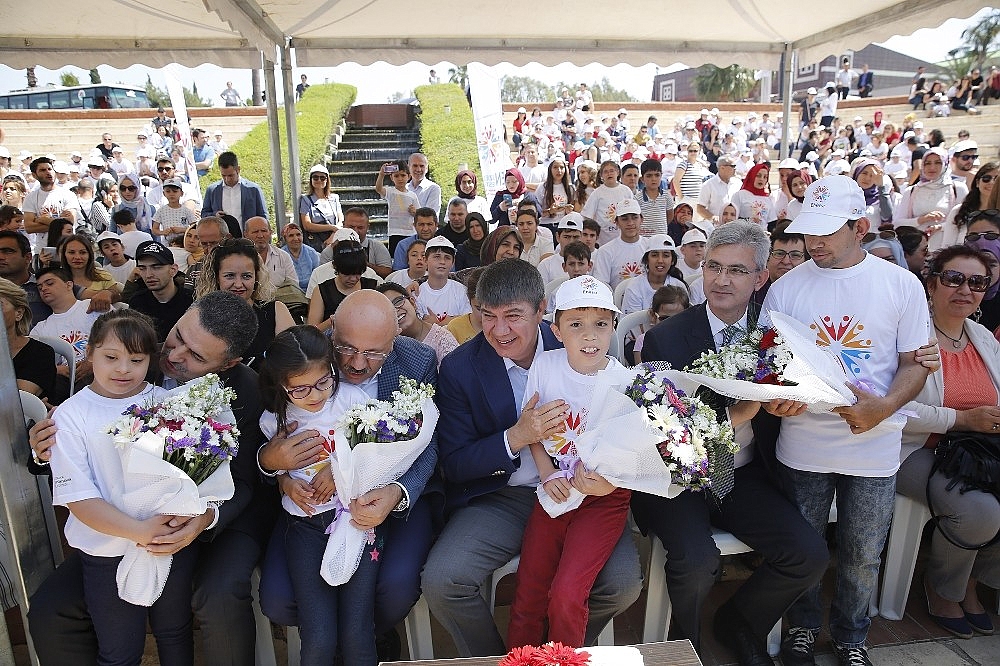 Özel çocuklar ENFEST'te buluştu