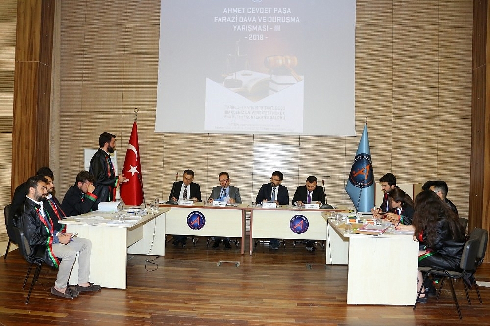 Üniversite Öğrenciler birbirlerinden davacı oldu