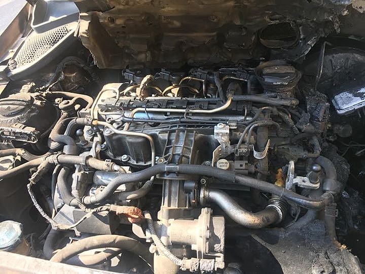 Alanya'da 2 otomobili kundakladı, güvenlik kamerasına yakalandı!