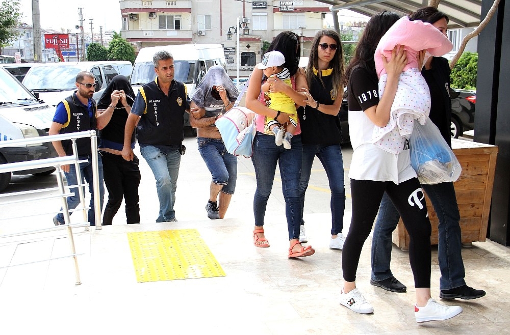 Alanya'da fuhuş operasyonu: 20 gözaltı!