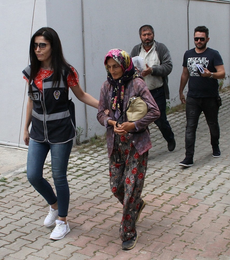 Alanya'da hırsızlıktan aranan 1'i kadın 5 şüpheli yakalandı!
