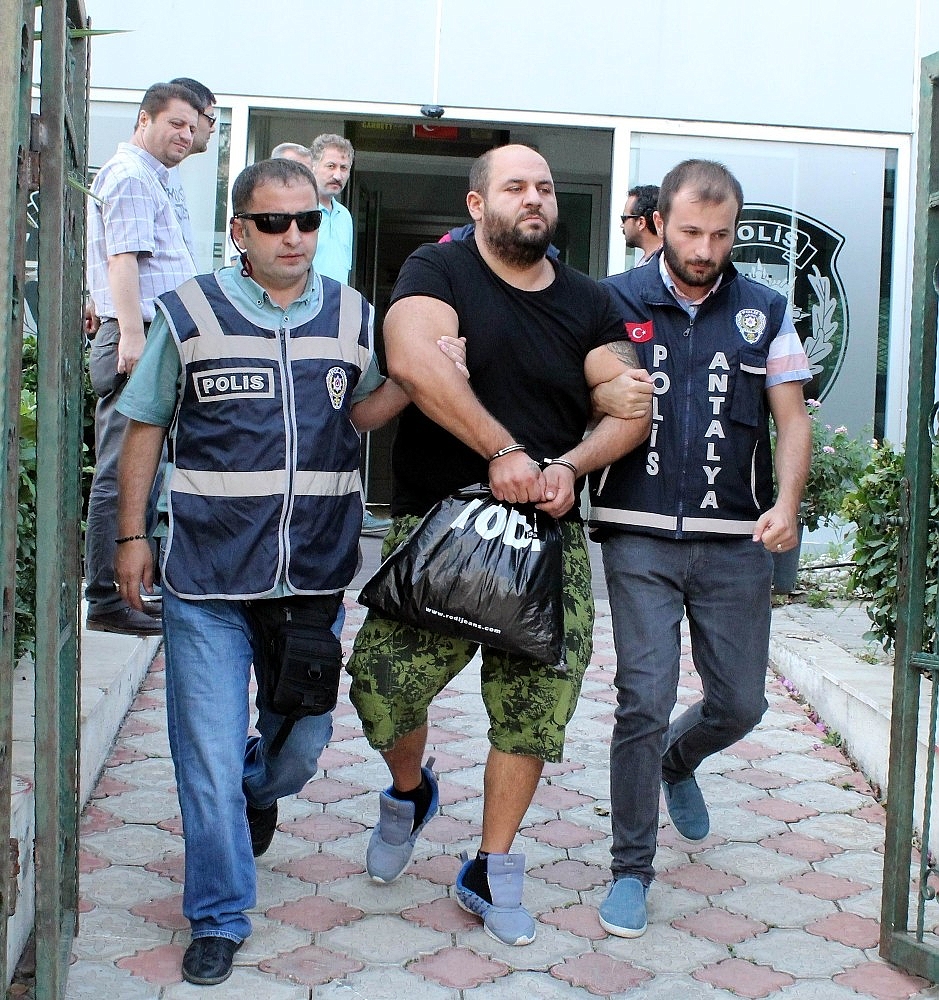 Almanlar'a FETÖ dolandırıcılığı! (Videolu)