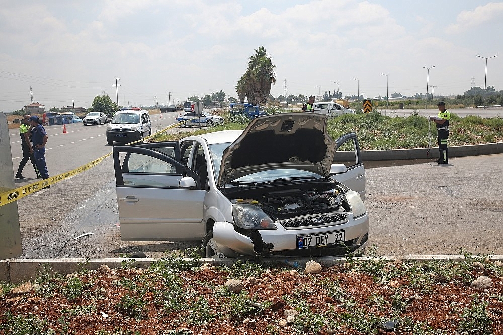 Antalya-Burdur karayolunda feci kaza: 1 ölü, 3 yaralı!