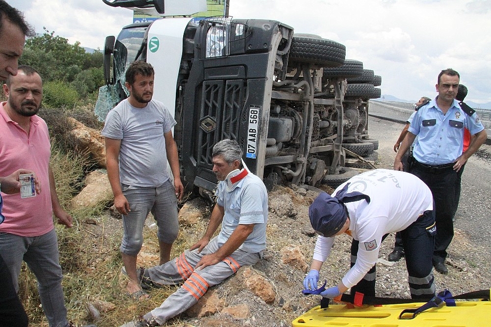 Antalya'da beton mikseri kazası: 1 yaralı!