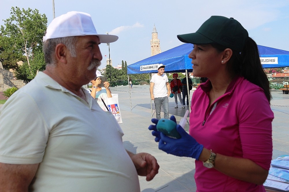 Antalya'da 'Dünya Tütünsüz Günü' etkinliği