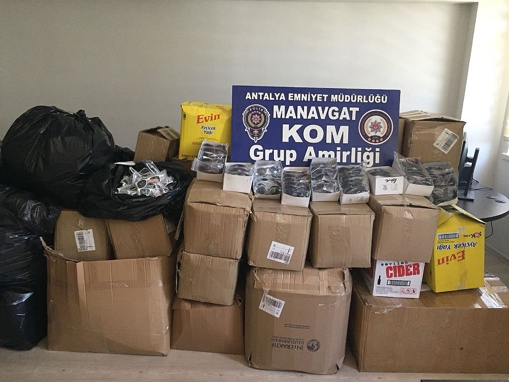 Antalya'da kaçak gözlük operasyonu!