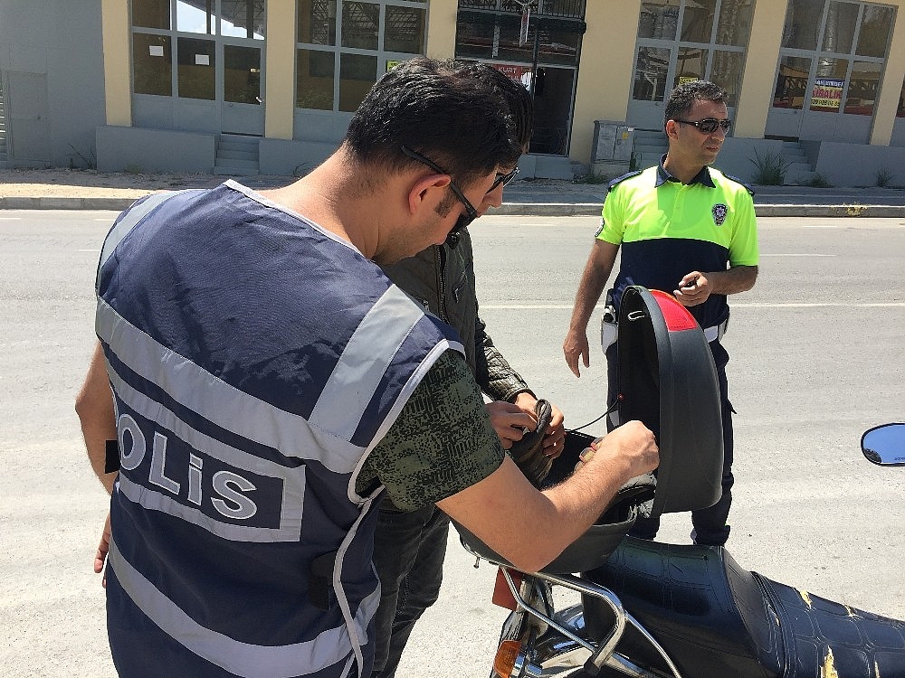 Antalya'da sürücüler seçici göz uygulaması ile denetlendi