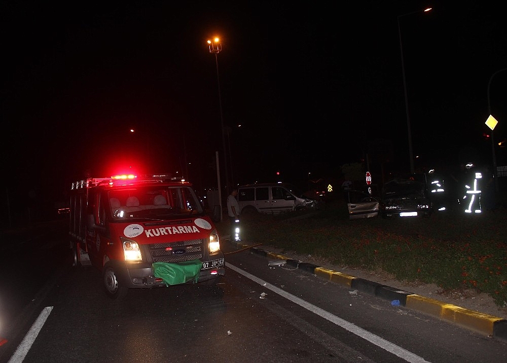 Antalya'da trafik kazası: 1 ölü, 7 yaralı!