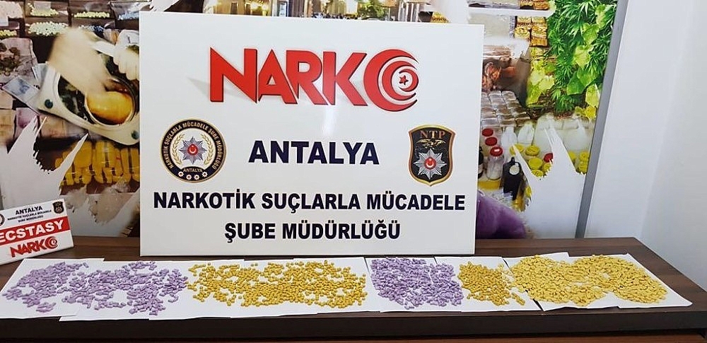 Antalya'da uyuşturucu operasyonu: 4 tutuklama!