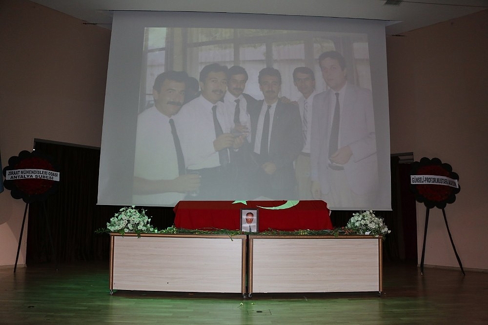 AÜ'den Prof. Dr. Çakmakçı'ya veda