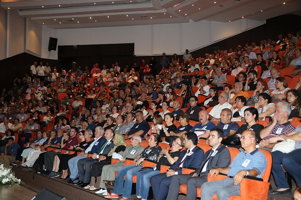 AÜ'den Prof. Dr. Çakmakçı'ya veda