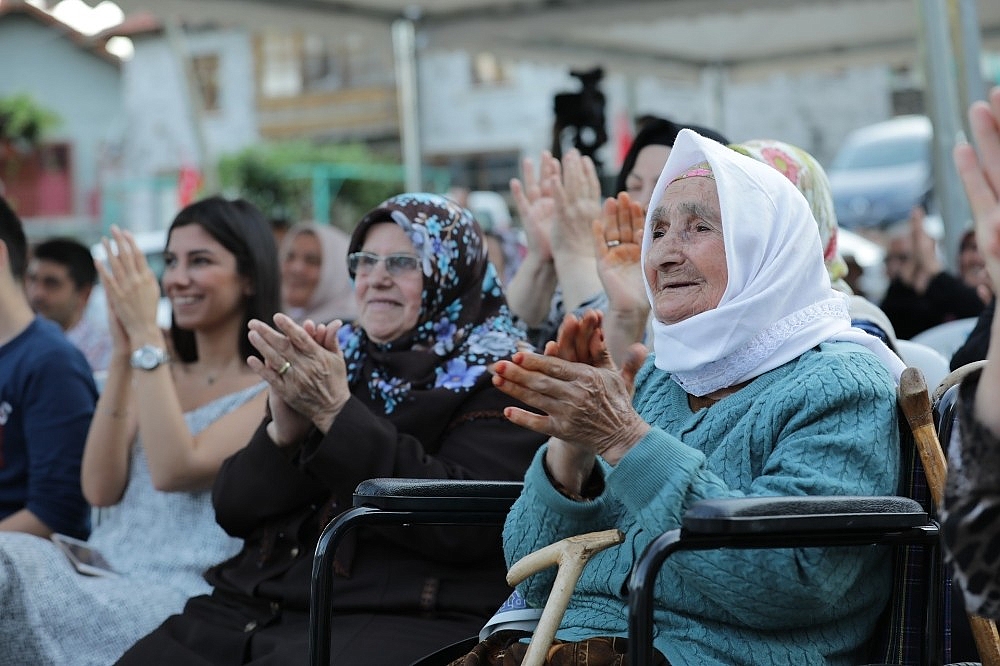 Başkan Türel'e 97 yıllık köstekli saatle teşekkür
