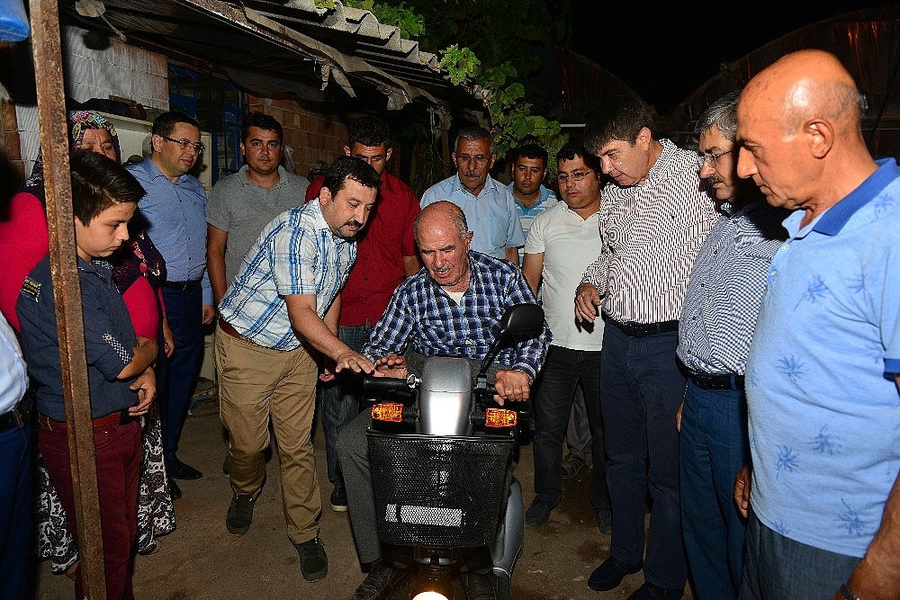 Büyükşehir'den engelli vatandaşa araç