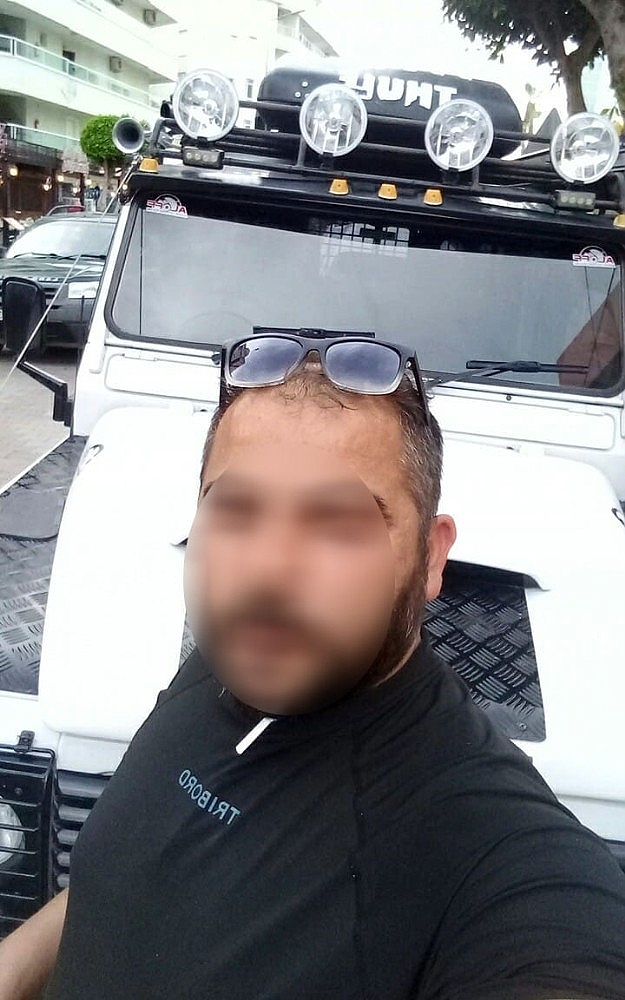 Canlı yayında intiharı arkadaşları önledi!