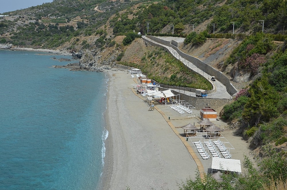 Kadınları plaja kadın servis şoförleri taşıyacak