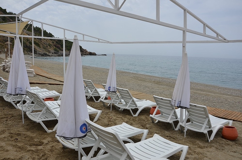 Kadınları plaja kadın servis şoförleri taşıyacak