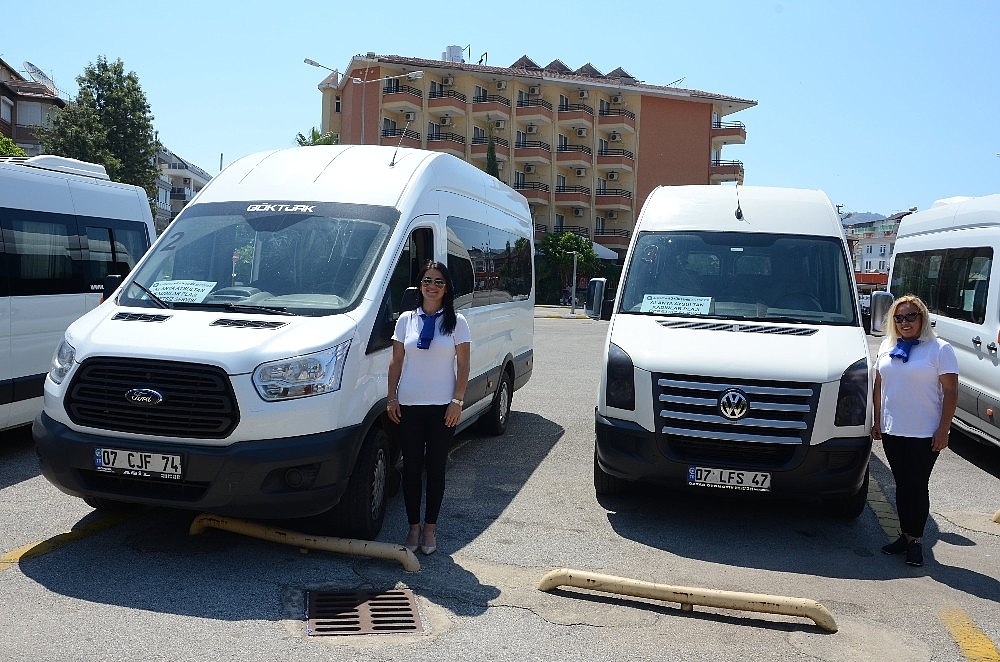 Kadınları plaja kadın servis şoförleri taşıyacak