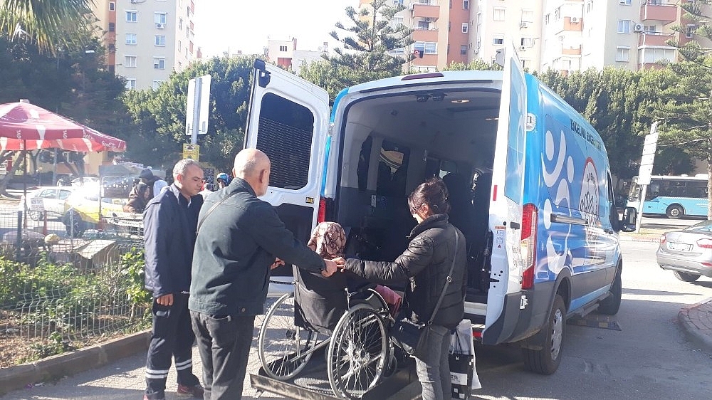 Kepez'den seçmene hizmet