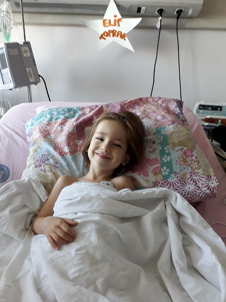 Minik Elif'in annesinin hedefi 1 milyon imza!