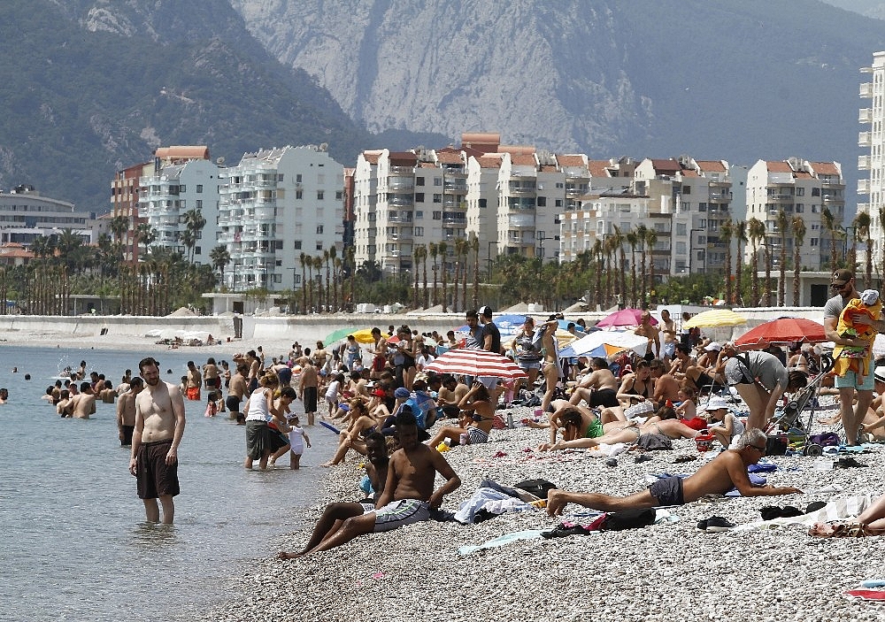 Ruslar Antalya'ya akın etti (Videolu)