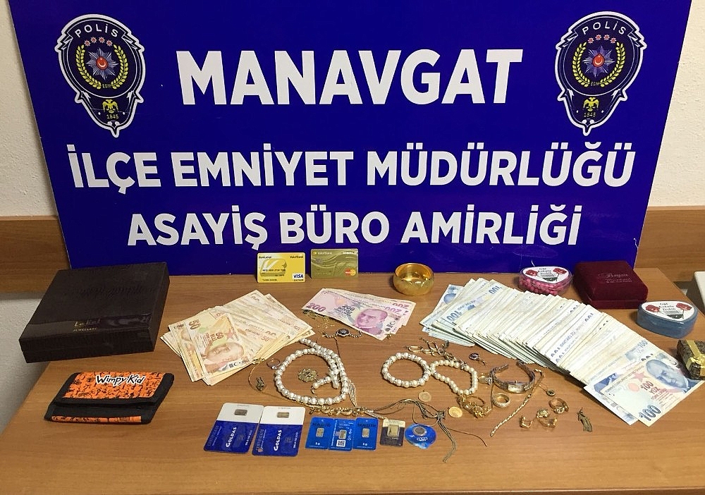 Suriyeli hırsız çaldığı paralarla yakalandı!