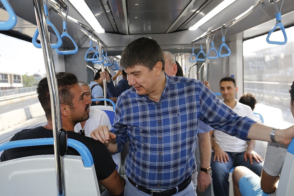 Başkan Türel çarşı esnafını ziyaret etti
