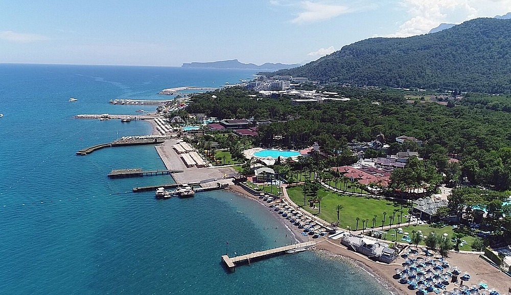 Türkiye için 45 milyon rekor turist beklentisi! (Videolu)