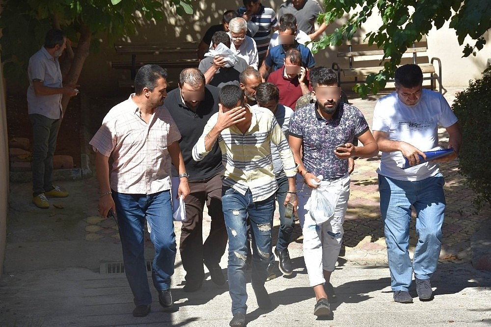 Antalya'da 165 aranan şahıs yakalandı!