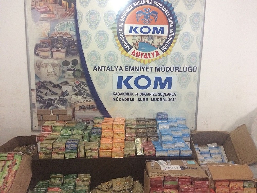 Antalya'da 281 kilo kaçak nargile tütünü ele geçirildi!