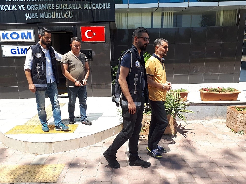 Antalya'da aranan 17 kişi yakalandı!