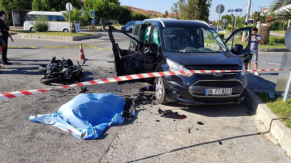 Antalya'da feci kaza: 1 ölü, 2 yaralı!
